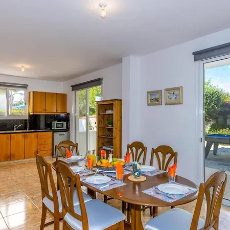 Villa Corallia Breeze Near Coral Bay Beach *